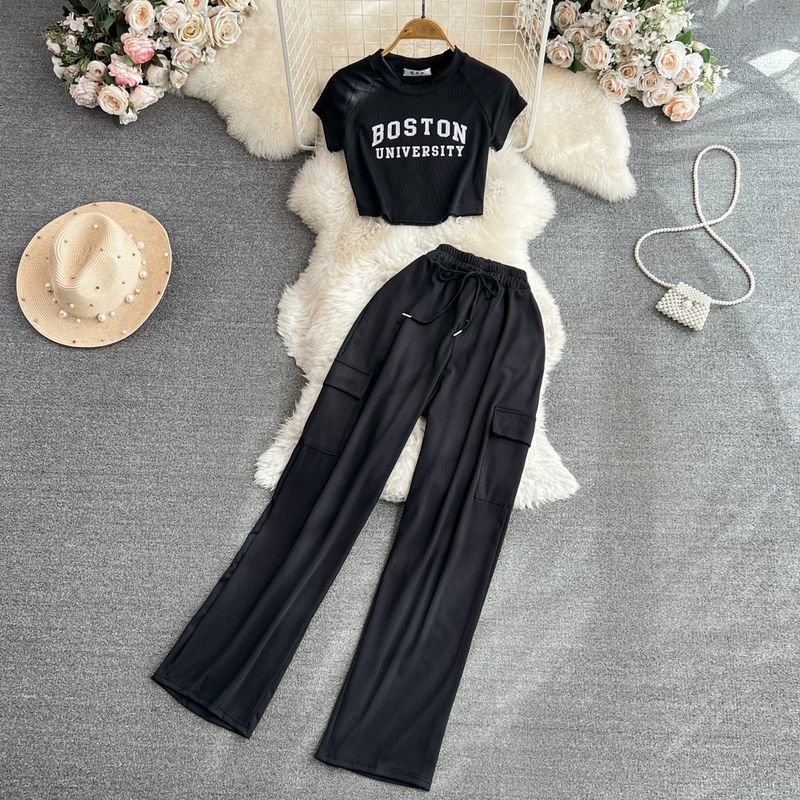 Mode-Set für Damen: Sexy Crop-Top mit T-Shirt mit Buchstaben-Print und hoch taillierter, figurformender Cargohose mit weitem Bein_voghion.com