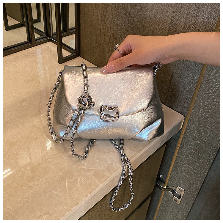Bolsa de corrente de estilo estrangeiro de alta qualidade feminina 2023, novo design de nicho, bolsa carteiro, enrugada, moderna, bolsa de ombro pequena quadrada_voghion.com