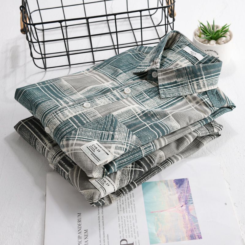 Simple Checkered Workwear Men's Long Sleeved Shirt Loose Men's Retro Youth Shirt_voghion.com