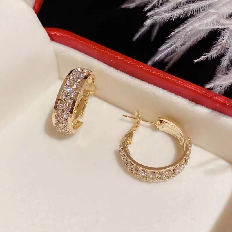 Orecchini a cerchio versatili di alta qualità con micro pavé di diamanti, eleganti e alla moda, per donna_voghion.com