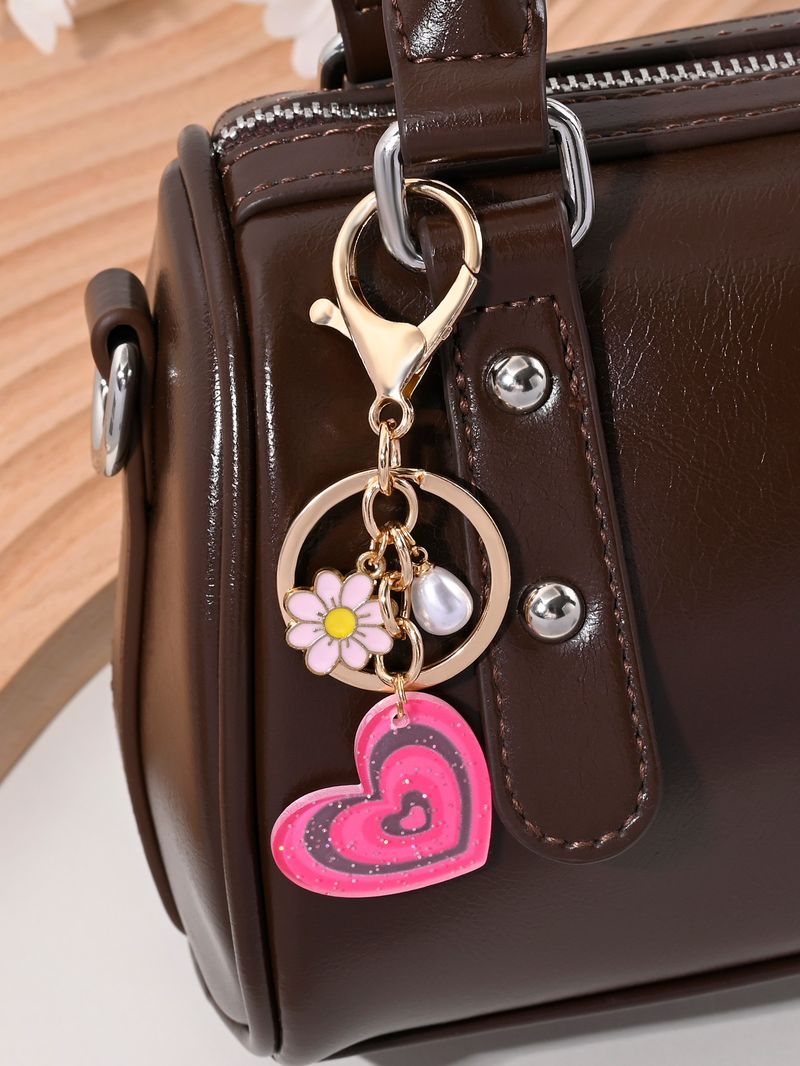Daisy Pearl Heart Simple Bag Car Key Pendant Small Gift Keychain_voghion.com