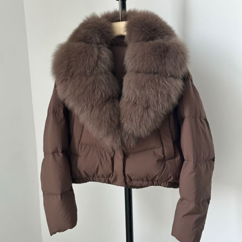 Piumino corto da donna con collo oversize in pelliccia di volpe - Cappotto invernale alla moda con piumino d'anatra bianca, pelliccia staccabile, vestibilità ampia, vari colori_voghion.com