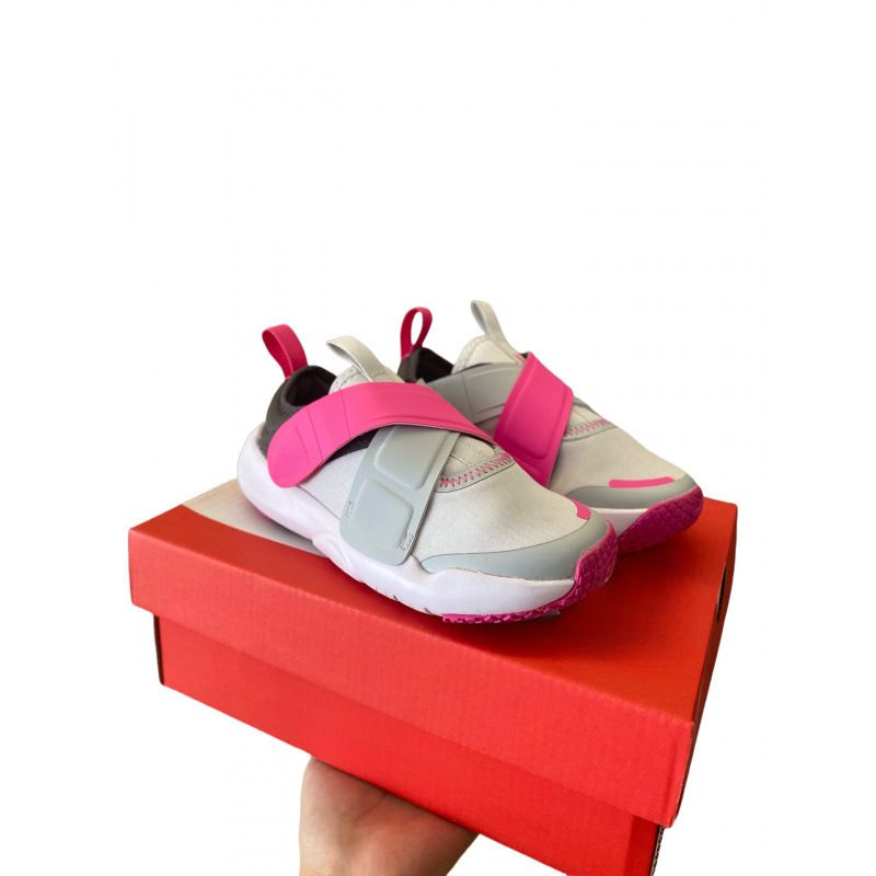 Putian Little UFO Children's Sports Shoes Comfortable Durable Magic Tape Design Easy To Wear And Take Off_voghion.com
