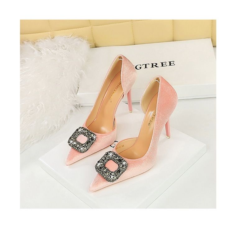 1363-K83 Bankett Dünne Absätze Verdicktes Wildleder Spitz Seitlich Hohl Metall Wasser Diamant Schnalle Ultra High Heel Einzelschuhe_voghion.com