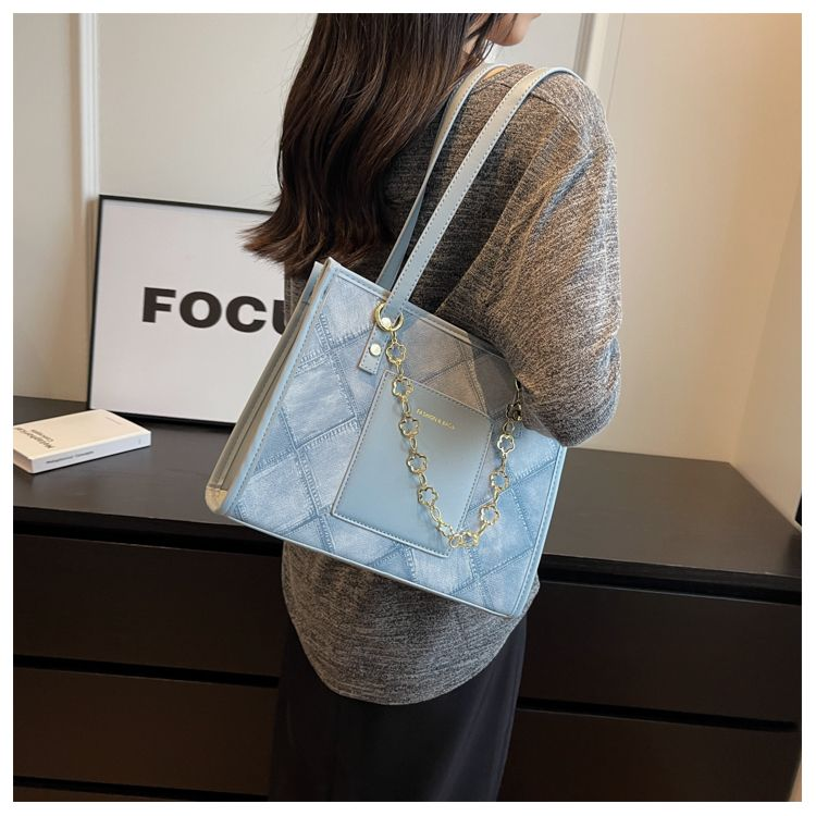 High-End-Feeling 2023 neuer Trend, leichte, luxuriöse Damen-Umhängetasche mit großem Fassungsvermögen für Pendler und vielseitige Tasche_voghion.com