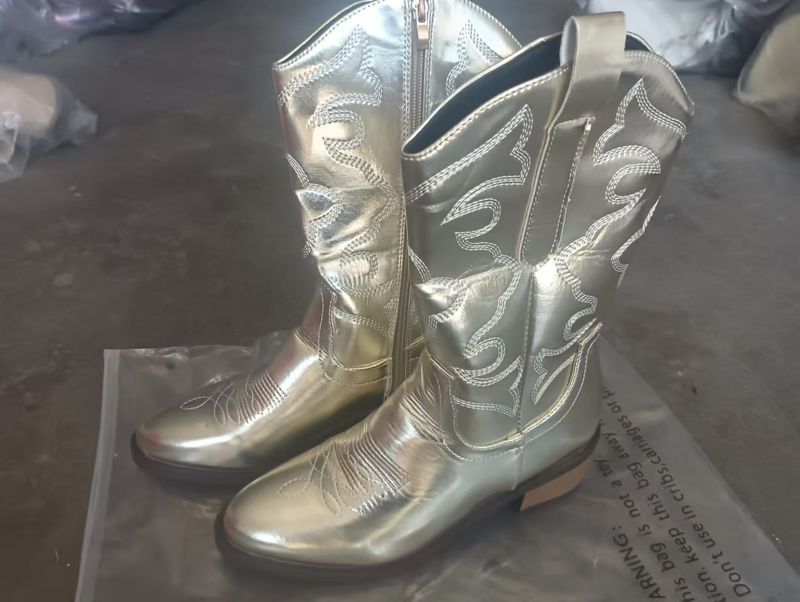 Große Größe Neue Europäische Amerikanische frauen Mittlere Länge Einfarbig Spitze Martin Stiefel Für Erwachsene Mit Dicken Absätzen Und Stiefel_voghion.com