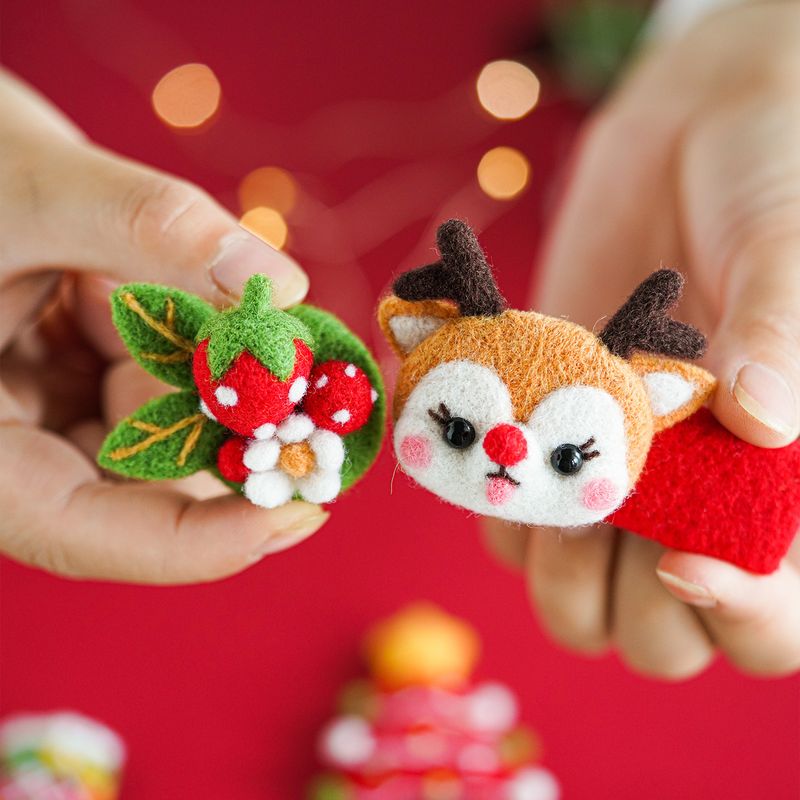 Unisex new Christmas hairpin brooch wool felt poking music handmade diy material package gift pendant_voghion.com