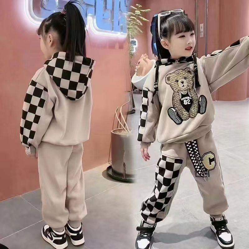 Girls' hooded sweater set 2023 new small and medium-sized children's patchwork checkerboard top Harlan pants_voghion.com