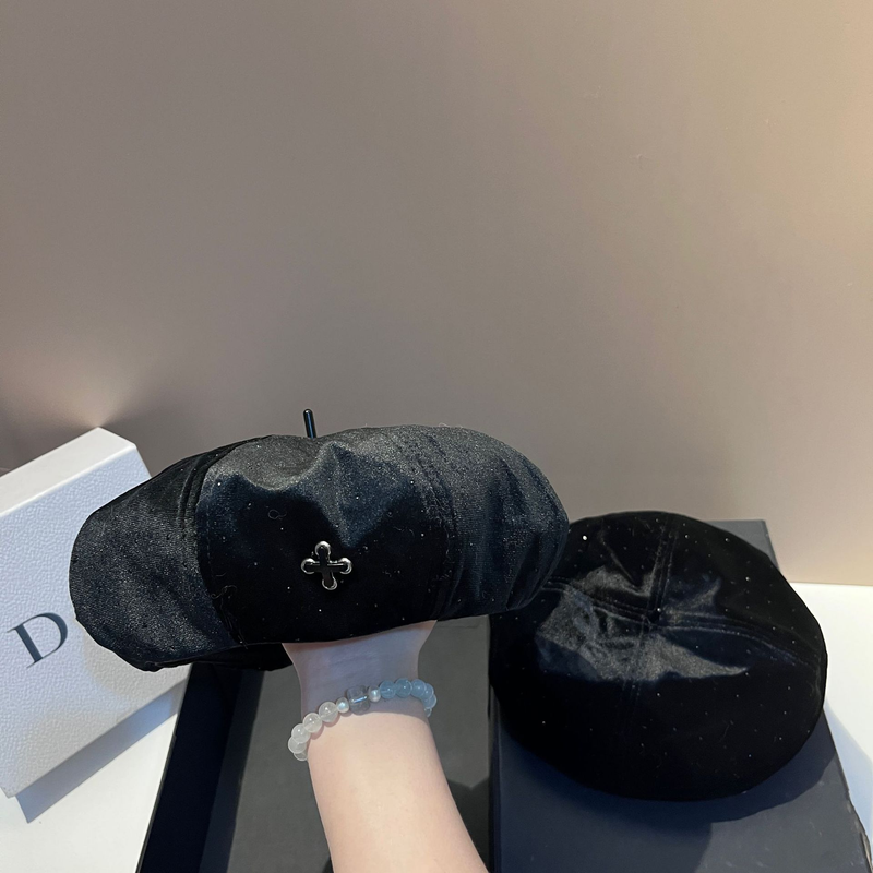 Baskerhatt för kvinnor i sammetsbasker med diamanter, moderiktig och mångsidig hel diamantbasker i koreansk stil utomhus casual svart målarhatt_voghion.com