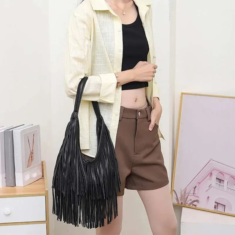 Elegante borsa a tracolla: borsa hobo in morbida pelle PU con dettaglio a nappa lunga, spaziosa borsa tote per donna, disponibile nel classico_voghion.com