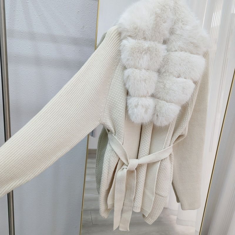 Damenbekleidung: Luxuriöse Strickjacke für Damen mit Kragen aus Kunstfuchspelz – weicher und warmer Pullovermantel mit offener Vorderseite für elegante Freizeitkleidung (Grau, Schwarz)_voghion.com