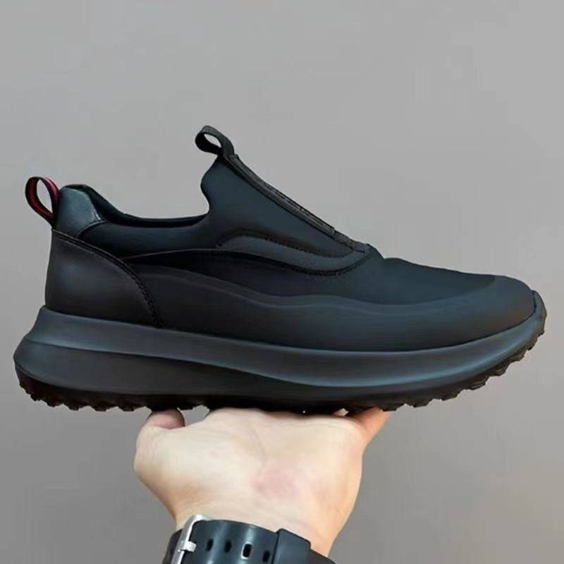 Men's minimalist black soft soled casual lightweight one foot low top round toe sneakers_voghion.com