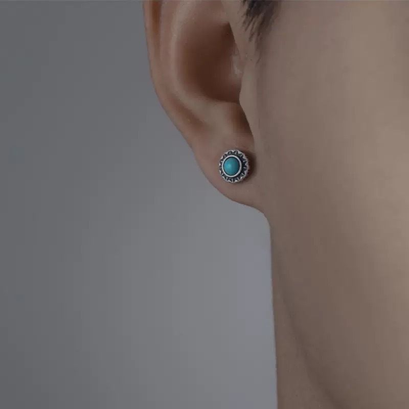 Vintage Green Screw Ear Cuff For Men - Hypoallergenic Single Ear Cartilage Stud, Sleep-Friendly Unisex Boho Earring For Trendy Everyday Wear_voghion.com