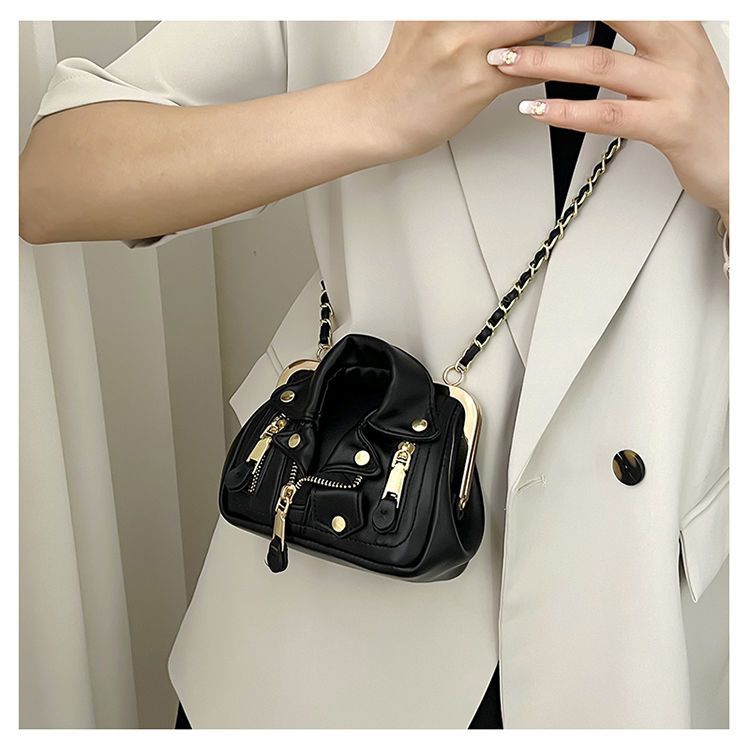Piccola borsa personalizzata per le donne nel 2022, nuovo design di nicchia, borsa per abbigliamento unica, borsa a tracolla con catena ins alla moda_voghion.com