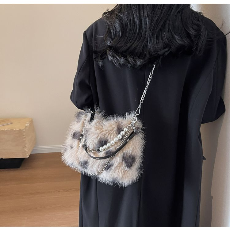 Autunno e inverno per le donne 223 Nuova moda catena coreana sotto le ascelle B Versatile tracolla portatile INS in peluche_voghion.com