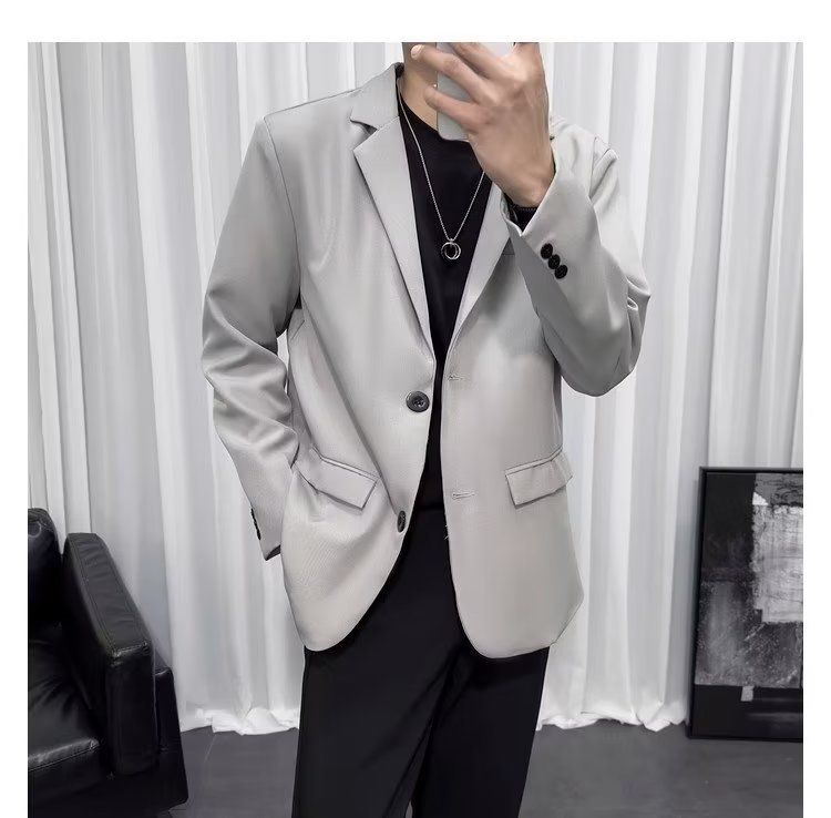 Lässiges Anzug-Set für Herren mit überschnittenen Schultern, langärmligem T-Shirt und stylischem Blazer – Slim Fit, koreanisch inspiriertes Trend-Outfit für den Herbst_voghion.com