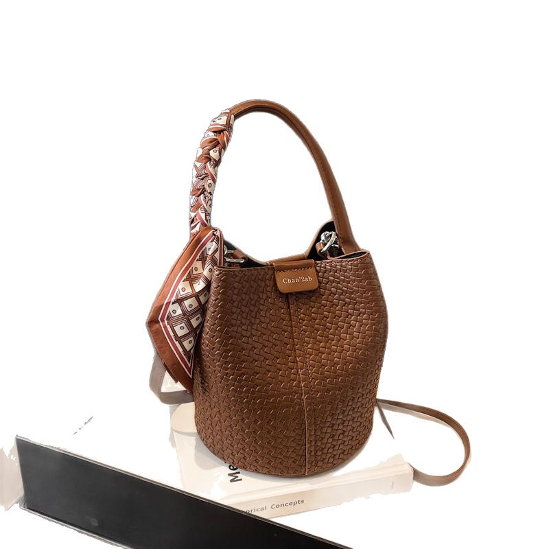 Nieuwe veelzijdige Hong Kong Fashion dames niche eenvoudige bucket shoulder 2025 handtas_voghion.com