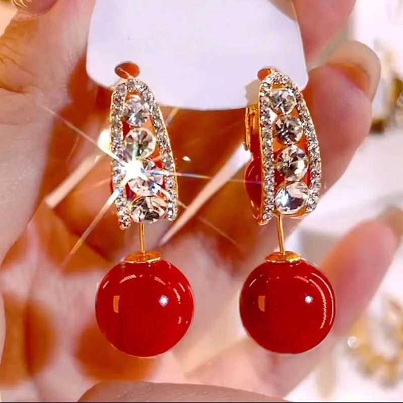 A light luxury design with multiple zircon red pearl for autumn winter, high-end temperament and versatile earrings_voghion.com