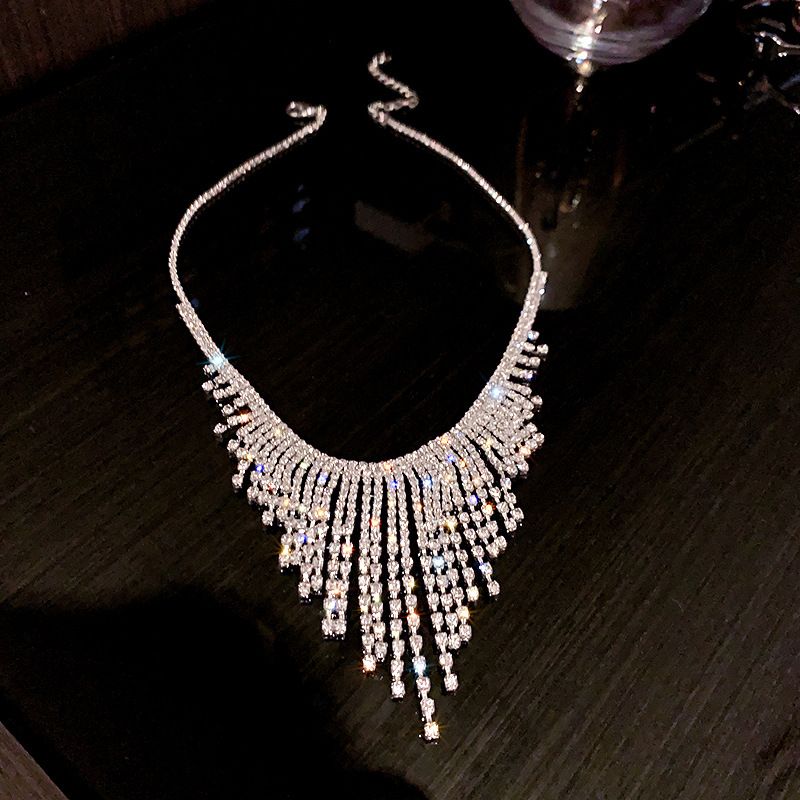 Fashionable And Exaggerated Personality Fashion Neckchain Spring New Style Diamond Tassel Mesh Red Design Sense Necklace_voghion.com