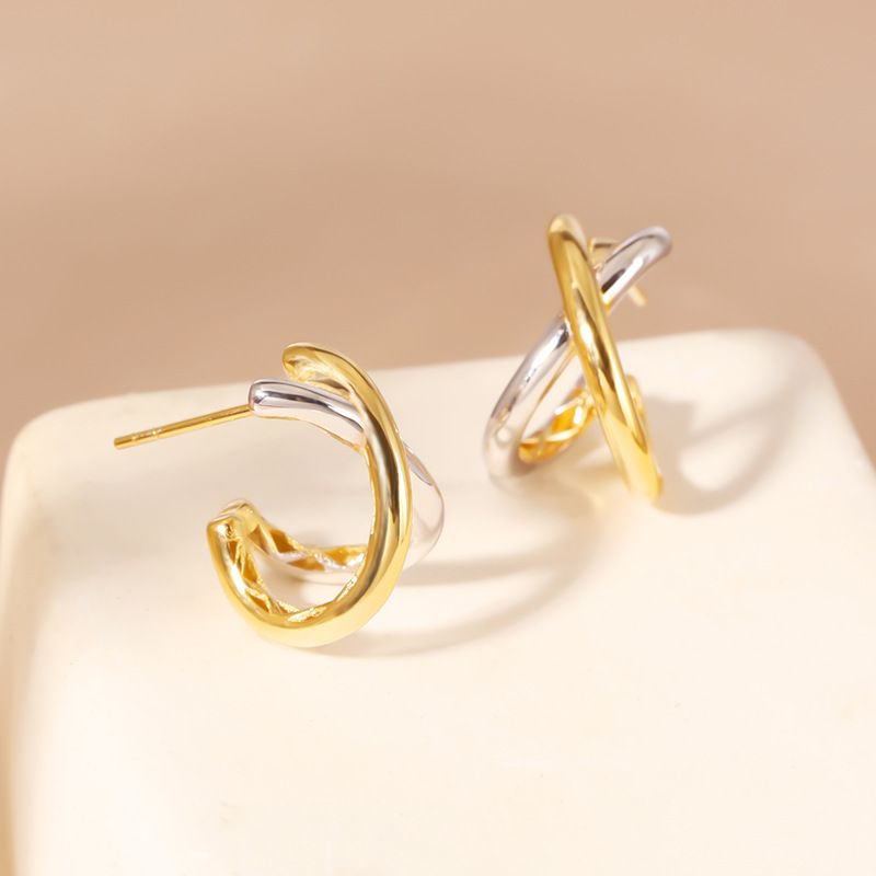 Orecchini in argento sterling con croce bicolore Niche Normcore Versatile Retro Elegante Gioiello K-Style per le donne con un tocco di alta qualità_voghion.com