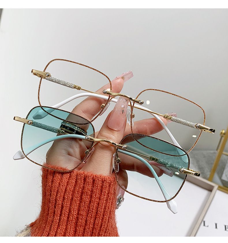 Damen-Sonnenbrille, quadratischer Rahmen mit Zubehör, Glitzer, INS-Stil, Mode, High-End-Sinn, Sonnenbrille im gleichen Stil für Männer und Frauen_voghion.com