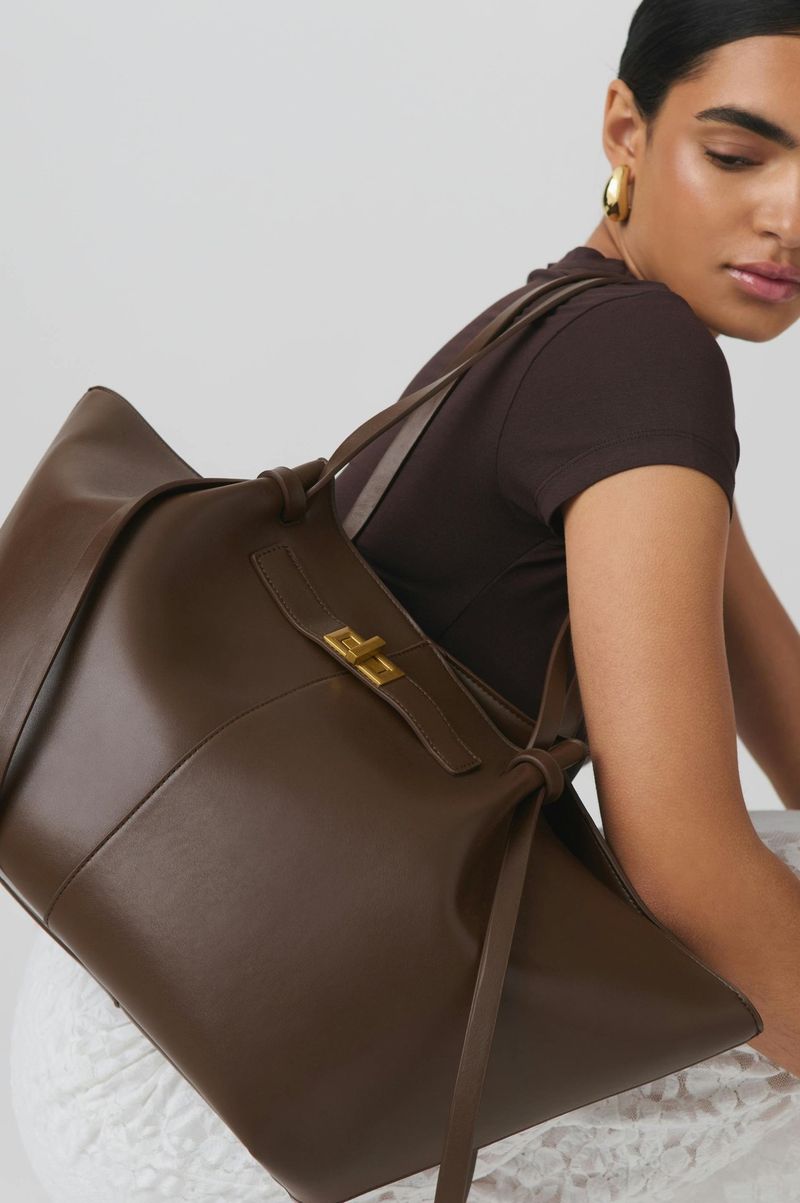 Borsa da donna alla moda classica, borsa ad ala di alta qualità, borsa grande, borsa morbida, borsa tote alla moda, nuova borsa a tracolla europea e americana del 2024_voghion.com