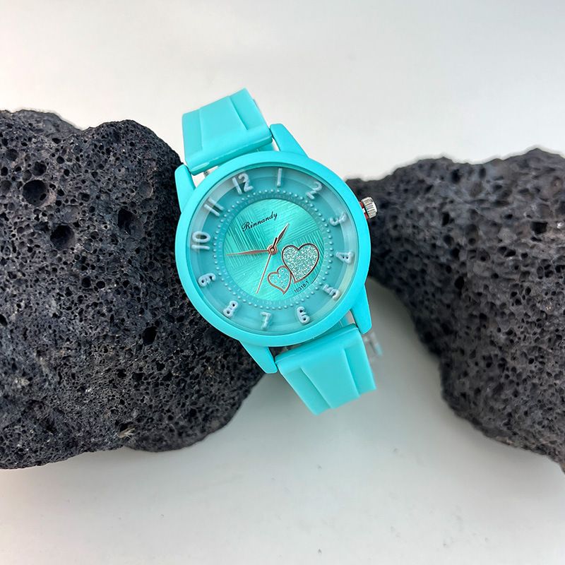 Orologio da donna al quarzo con cinturino in silicone, stile vintage, con scala digitale semplice e cuore, ideale per lavoro quotidiano, compleanno, anniversario, regalo di San Valentino_voghion.com