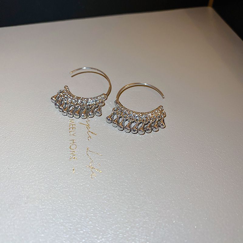 Orecchini di alta qualità con nappe in metallo a forma di C, design minimalista a goccia d'acqua, ganci, gioielli versatili alla moda._voghion.com