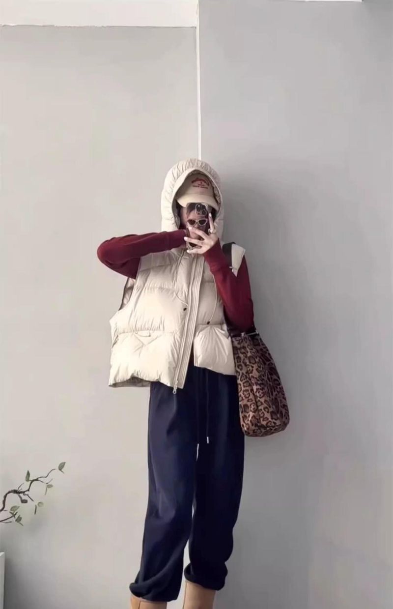 Women's Puffer Vest With Hood – Lightweight Down Filler, Oversized Fit, Short-Length For Petite & Casual Style_voghion.com