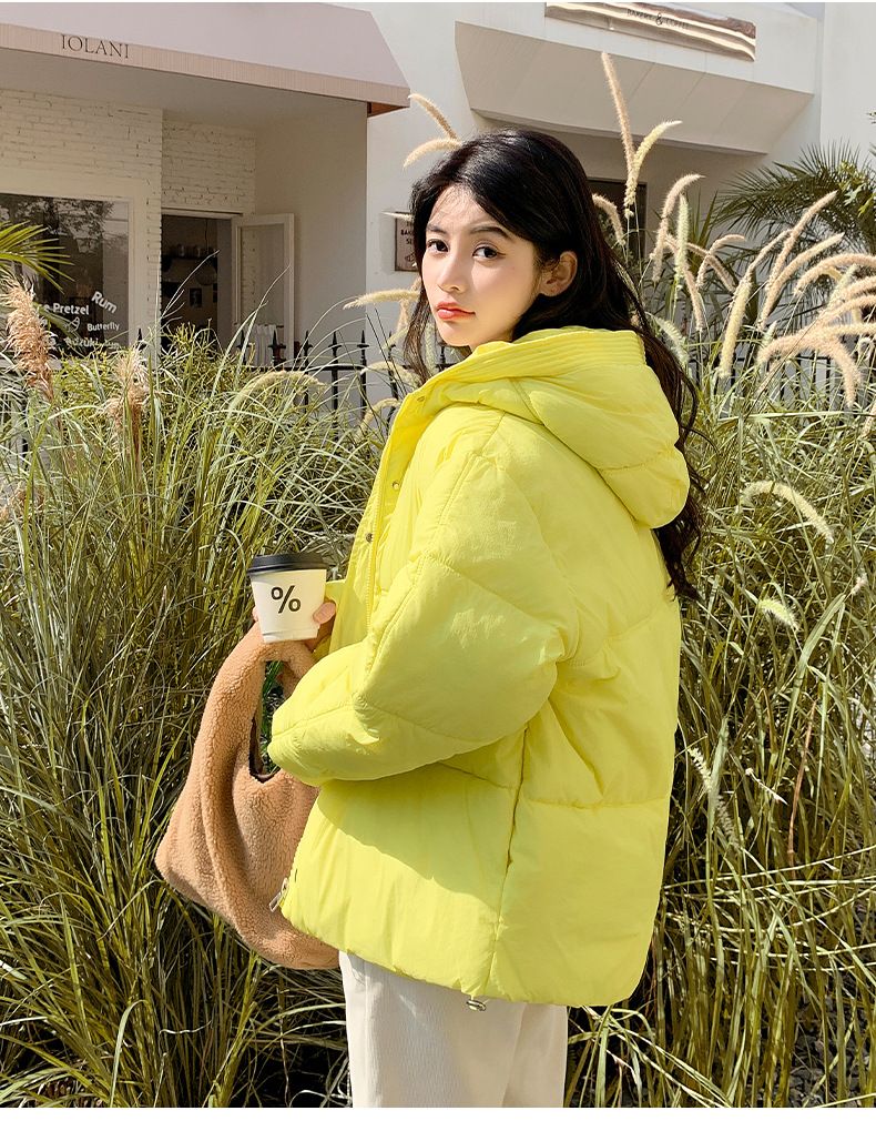 Cappotto corto da donna, corto e spesso, alla moda_voghion.com