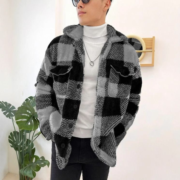 Giacca di media lunghezza con tasche tridimensionali, con risvolto a quadri abbinato ai colori alla moda da uomo_voghion.com