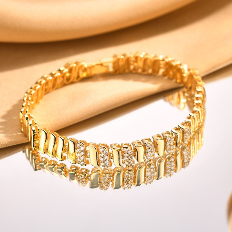 Bracelet élégant pour femme, motif cœur et fleur, nez de cochon, avec pierres en zircone, design géométrique tendance, à porter au quotidien, accessoire tendance et polyvalent._voghion.com