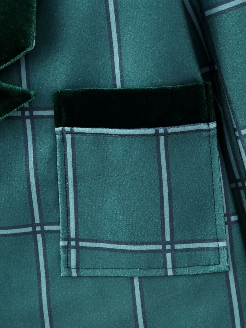 Cappotto in velluto ricamato con toppa in tessuto, nuovo modello primavera 2024 da donna_voghion.com