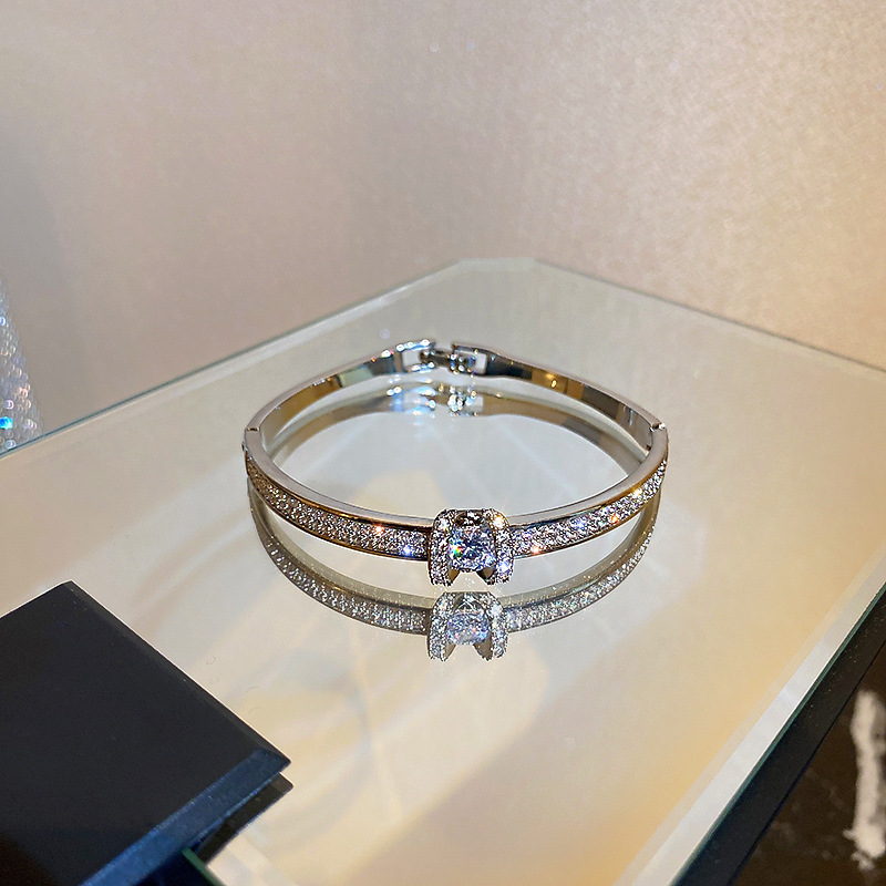 Designer mode geometrisk diamant-besat armbånd romersk cirkel veninder armbånd_voghion.com