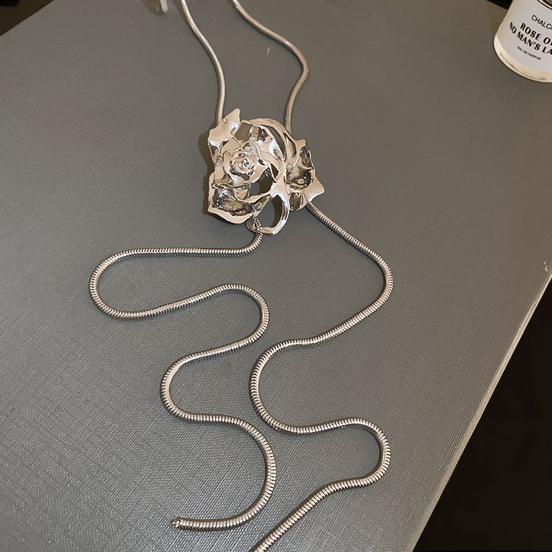 3D Flower Pulling With Metal Cold Wind Snake Bone Chain, Light Luxury And Luxury, Versatile Necklace Accessories_voghion.com