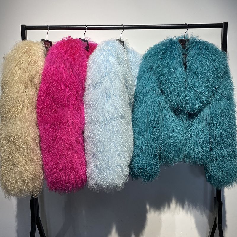Damenbekleidung Luxuriöser Shearling-Pelzmantel Damenmode Kurze Jacke mit Reverskragen und natürlichem Shearling-Besatz_voghion.com