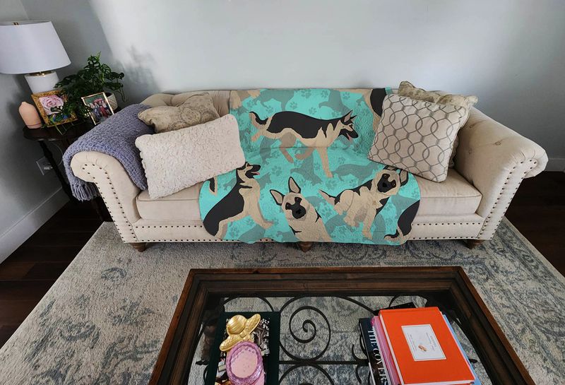 Black and Silver German Shepherd Quilted Blanket 50x60 Artwork Pattern Quilted Throw Blanket for Bed, Couch, Sofa, Soft and Lightweight_voghion.com