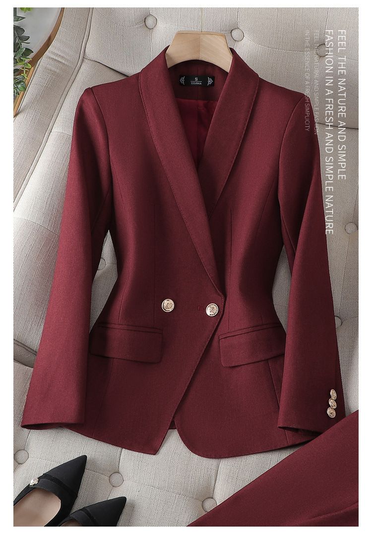 Elegante bordeauxrode damespakset - professioneel jasje en broek voor kantoor en formele gelegenheden_voghion.com