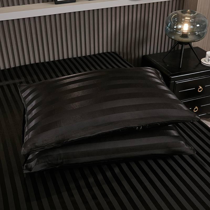 Satin-Kissenbezug mit Streifen – Kunstseide, knitterfrei und atmungsaktiv (51 x 75 cm / 51 x 102 cm, College-Stil, 5 Farben)_voghion.com