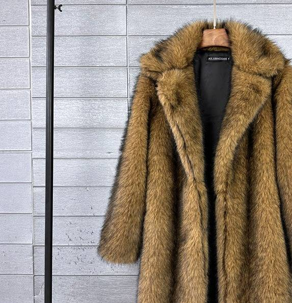 Cappotto in pelliccia sintetica da donna – Cappotto invernale di media lunghezza con colletto da abito, grigio lupo di lusso (S-XL)_voghion.com