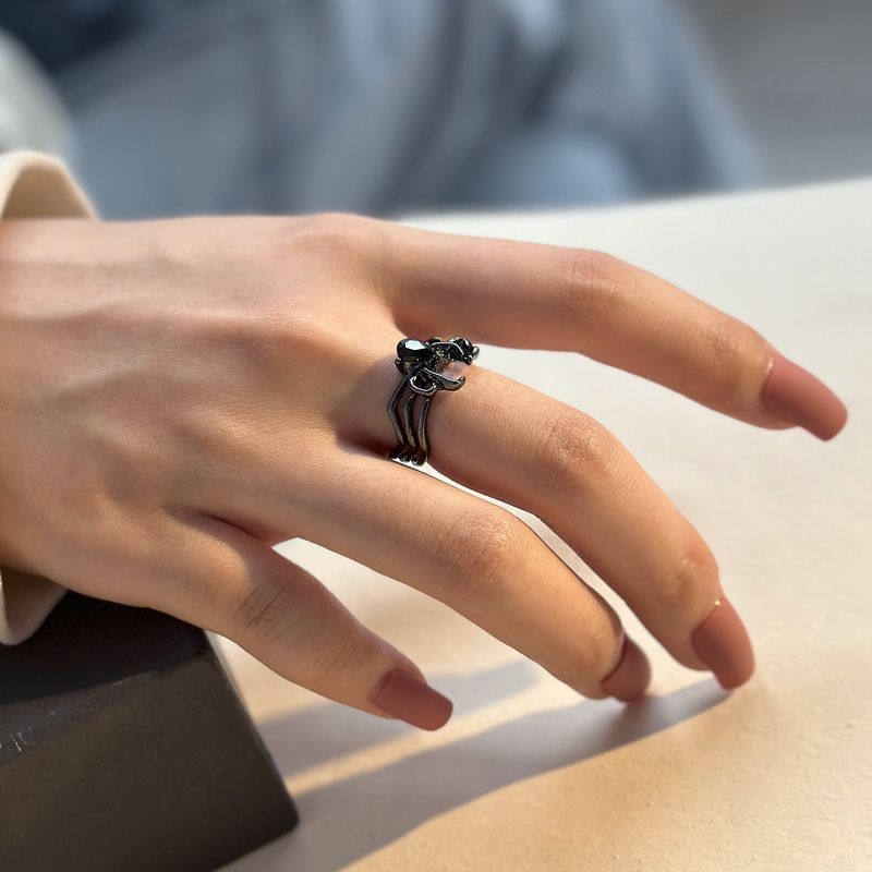 Niche Design Halloween With Inlaid Diamonds Open Personality Spider Ring_voghion.com