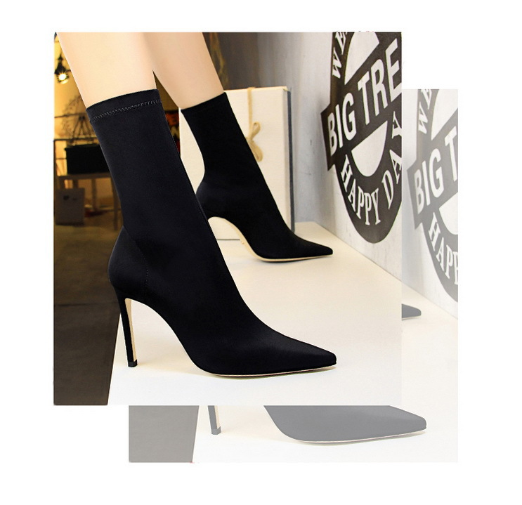 315-1 Einfache Damen-Stiefel mit dünnem, superhohem Absatz und sexy Nachtclub-Passform, schmaler, spitzer Leica-elastischer Kurzstiefel_voghion.com