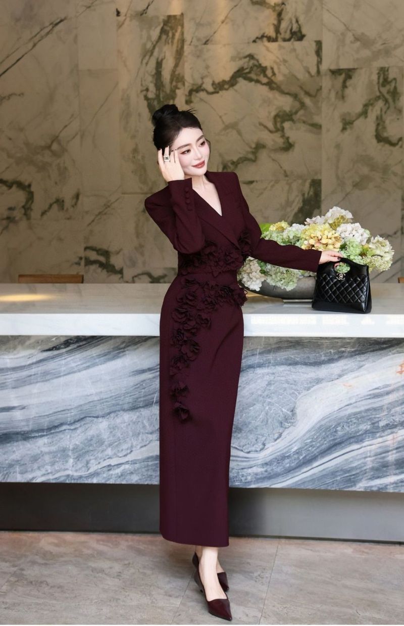 Eleganter, leichter Business-Anzug für Mädchen, Herbst 2025, aufwendig gearbeitet, mit dreidimensionalem Blumenmuster, Blazer und Rock_voghion.com