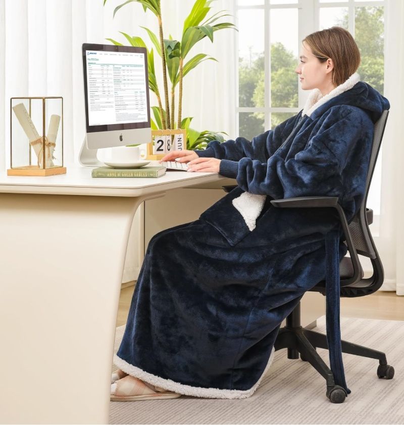 Autumn And Winter Warm Wearable Casual Long-version Hooded Thickened Nightgown_voghion.com