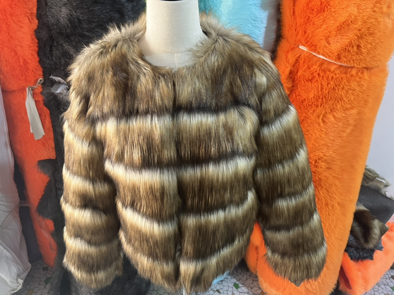 Women's fur coat raccoon fur splicing artificial fur_voghion.com
