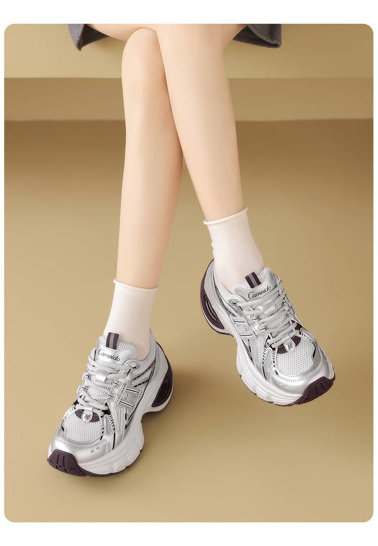 cameido Scarpe da papà con plateau alla moda per donna, progettate per la primavera 2025. Queste scarpe sportive casual presentano pannelli in rete, blocchi di colore e lacci_voghion.com