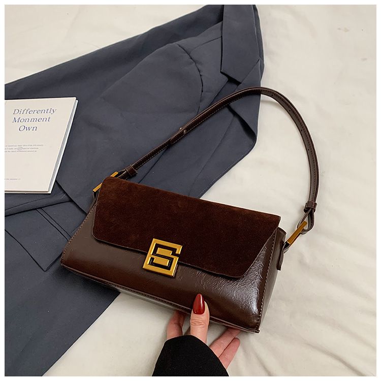 Borsa quadrata piccola in velluto satinato con texture leggera e lussuosa sotto le ascelle, moda di nicchia autunno e inverno 2024 versatile singola_voghion.com