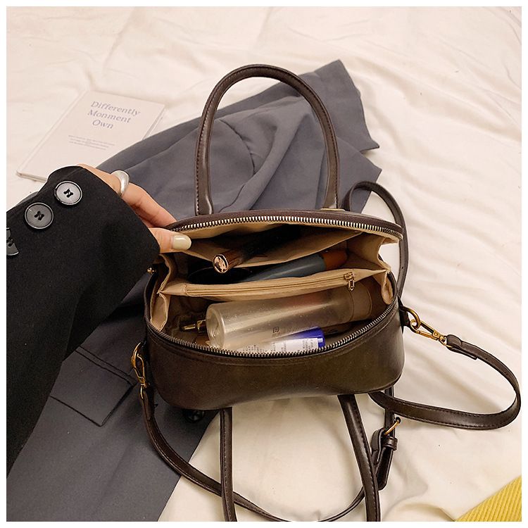Borsa a tracolla singola coreana in pelle PU di alta qualità, a forma di cuore, quadrata piccola, autunno e inverno 2024_voghion.com