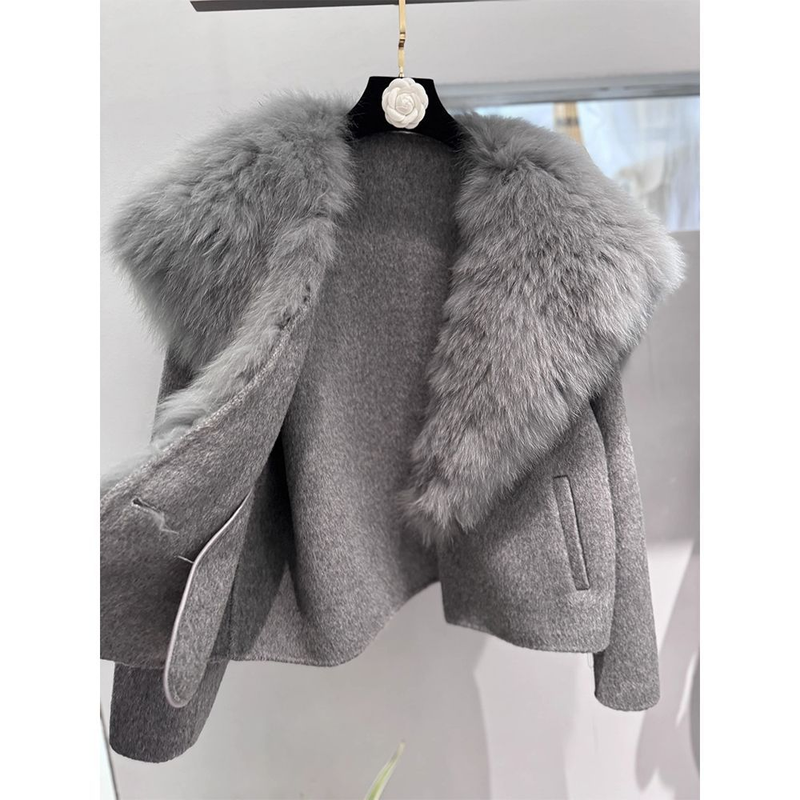 Luxuriöser Kurzmantel aus Kunstfuchspelz mit abnehmbarem Kragen – Wendbare Jacke aus Wollmischung mit elegantem Polokragen_voghion.com