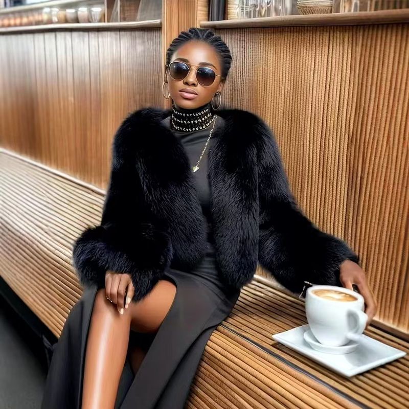 Winter Short Faux Fur Jacket For Women – Trendy Vegan Fur Coat, Lightweight & Warm, Round Neck, XS-XL (Black/White, Street Chic To Elegant)_voghion.com